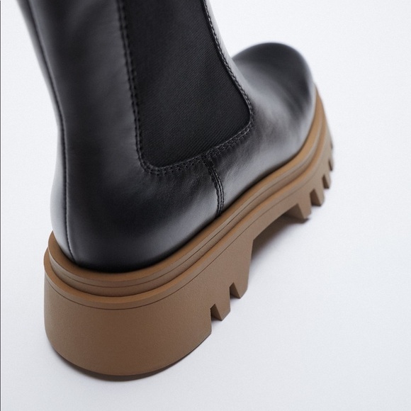 NWT. Zara Black Flat Leather Ankle Boots. Size 8. - Picture 3 of 7